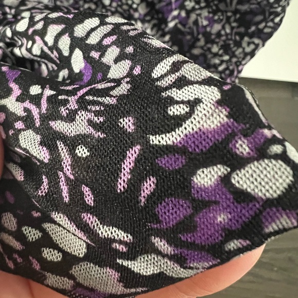 Pretty wrap-style top - Picture 4 of 9